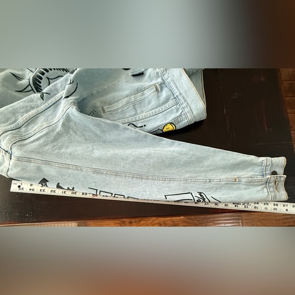 Brooklyn Cloth NWOT Men’s Graffiti light wash
Denim Jacket Sz Sm Woman's Lg - Picture 11 of 11